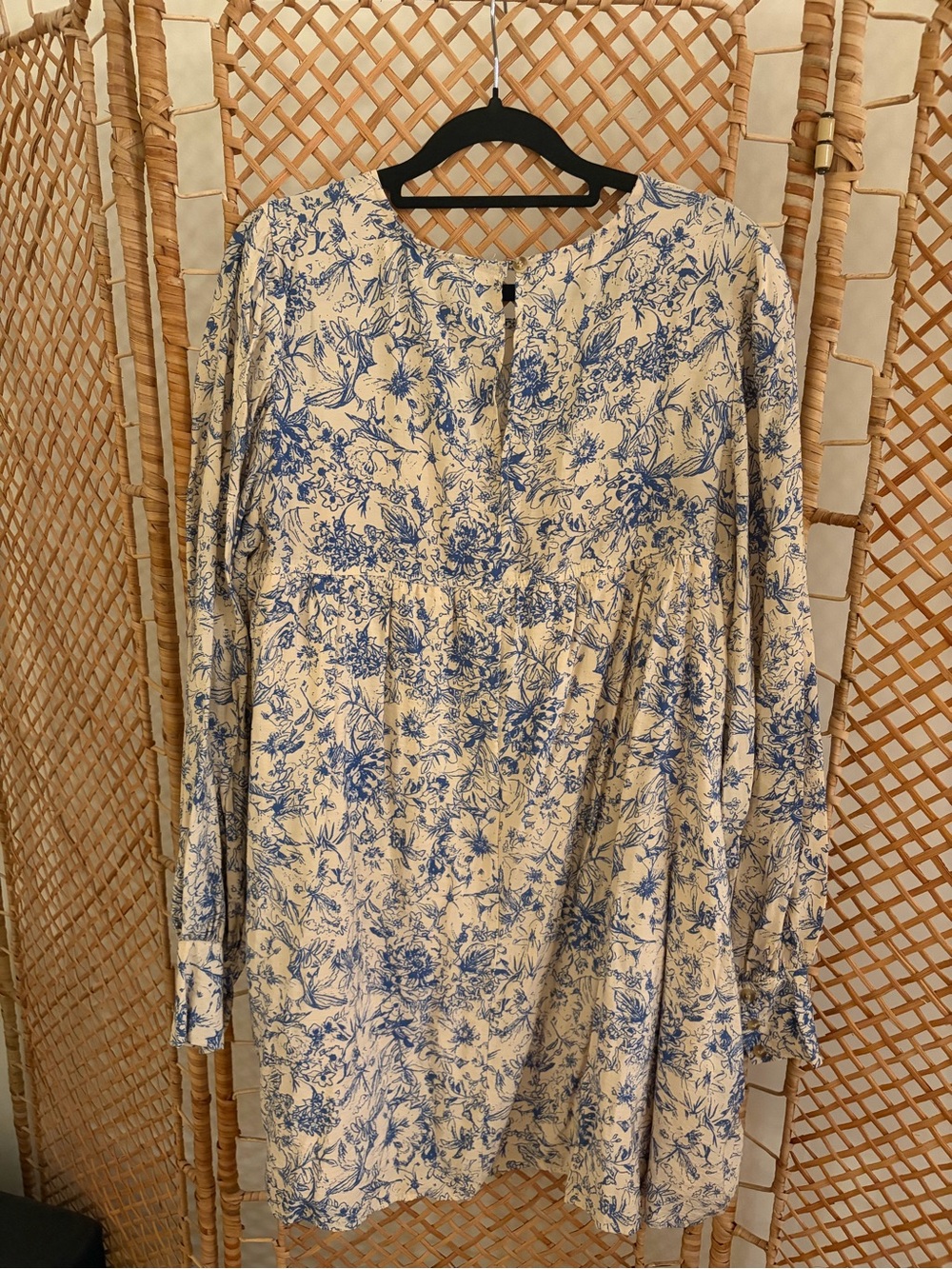 Hudson Gray Cream Long-Sleeve Dress with Blue Floral Print - Picture 5 of 10
